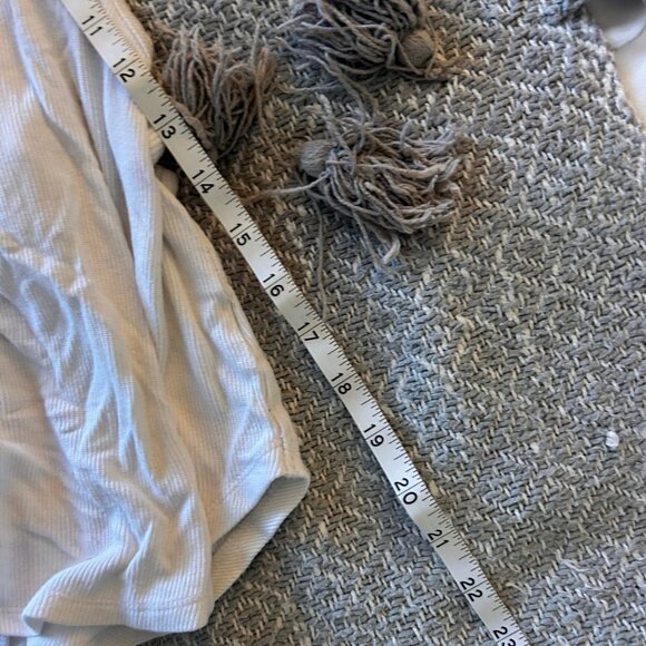 Forever 21 White Ribbed Tank Top – Size M - Picture 4 of 5